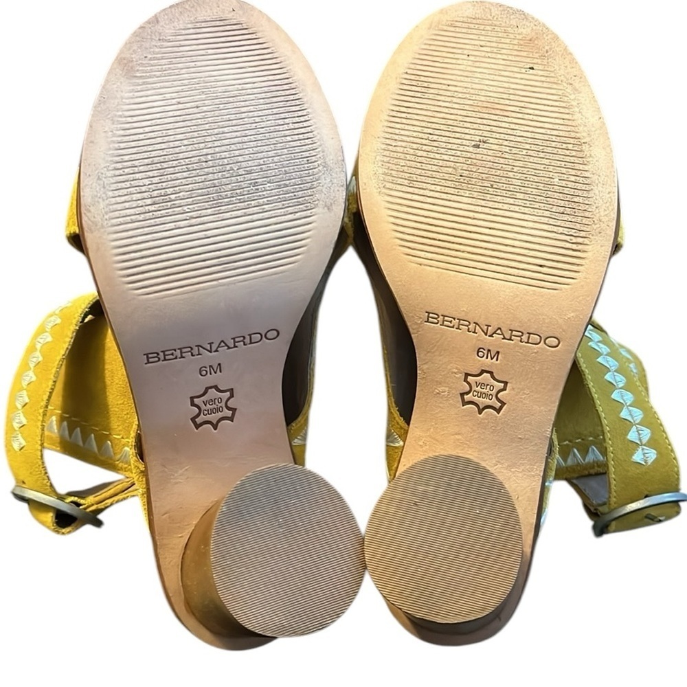 BERNARDO Mustard Split Suede Embroidered Block Heel Open Toe Sandal Size 6 - Picture 5 of 9